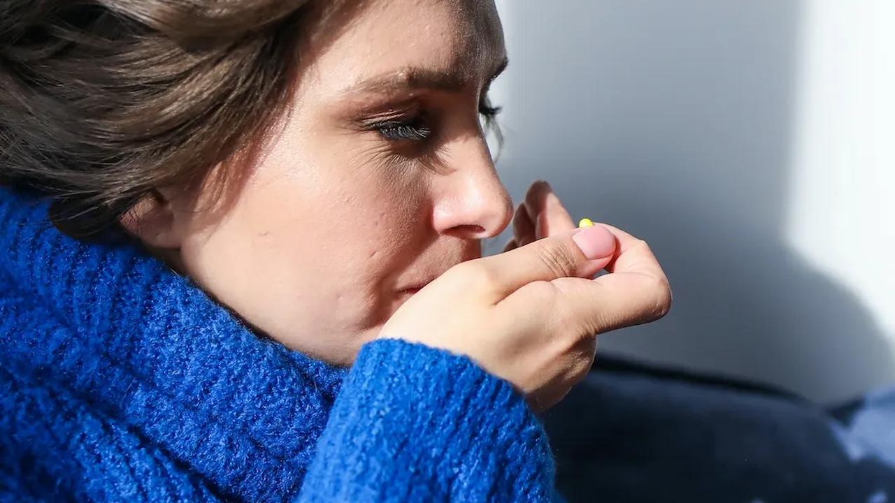Jika hidung meler Anda terus berlanjut atau disertai dengan gejala lain yang mengkhawatirkan, segera konsultasikan dengan dokter untuk mendapatkan diagnosis dan perawatan yang sesuai.