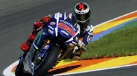 Kalahkan Rossi, Lorenzo Juara Dunia MotoGP 2015