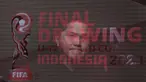 Foto multi eksposure dari ekspresi Ketua Umum PSSI, Erick Thohir, dan tampilan&nbsp;logo Final Drawing Piala Dunia U-17 2023 saat acara proses Drawing Piala Dunia U-17 2023 di Studio 2 Indosiar, Jakarta, Jumat (15/9/2023). (Bola.com/Bagaskara Lazuardi)