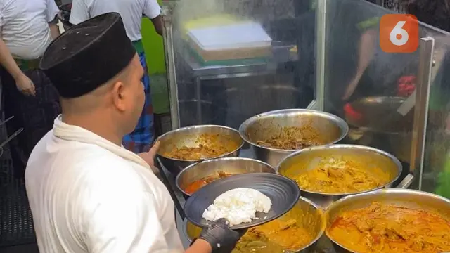 Restoran Hameediyah telah beroperasi sejak 1907. Berdirinya kedai nasi kandar ini berawal di bawah pohon di sebuah ladang di Lebuh Campbell, Penang, pada tahun 1907 (Dok. Liputan6.com/Teddy Tri Setio Berty).