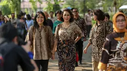 Pansel KPK saat tiba di Istana Negara, Jakarta, Jakarta, Senin (25/5/2015). Ini kali pertama Pansel menghadap Presiden usai diumumkan 20 Mei lalu. (Liputan6.com/Faizal Fanani)