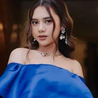 Ziva Magnolya penyuka riasan wajah natural yang simpel dan clean. Riasan ini membuatnya makin percaya diri ketika beraktivitas sehari-hari atau manggung. (Foto: Dok.