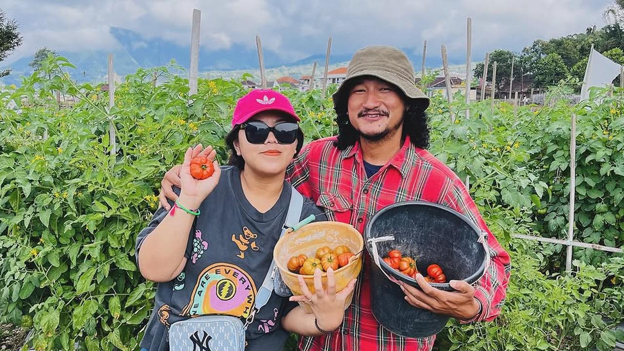 Cerita Haru Isa Bajaj Rela Tinggalkan Dunia Hiburan Demi Merawat Ibu hingga Akhir Hayatnya, Bukti Pengabdian Anak untuk Orang Tua