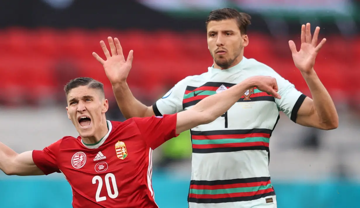Ruben Dias yang sering disebut sebagai penerus Ronaldo, kurang bisa tampil maksimal, padahal ia selalu dimainkan Portugal dari menit awal. Penampilannya yang dinanti-nanti harus kandas usai Portugal tumbang 1-0 dari Belgia di babak 16 besar. (Foto: AFP/Pool/Alex Pantling)
