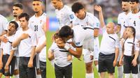 Tim Sepak Bola Iraq Tuai Pujian karena Gandeng Anak-Anak Disabilitas sebagai Player Escort. Foto: X @MafiaWasit.