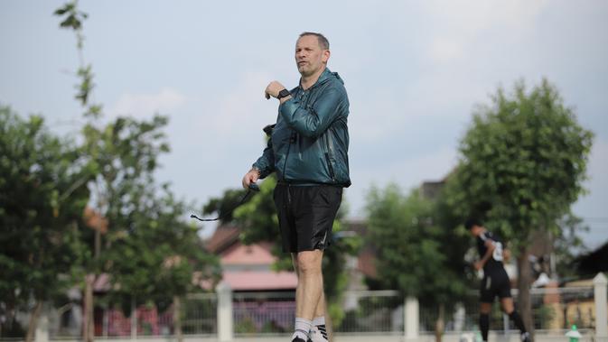 Pelatih PSS Sleman, Dejan Antonic. (Media PSS)