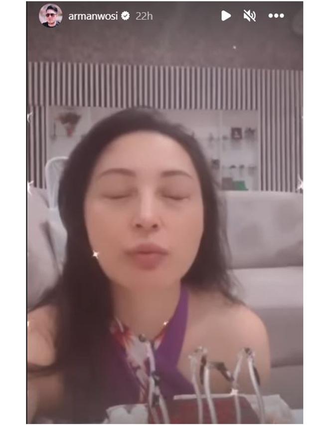 6 Potret Della Puspita Rayakan Ultah Arman Wosi, Ucap Maaf dan Sebut Mulai dari Nol