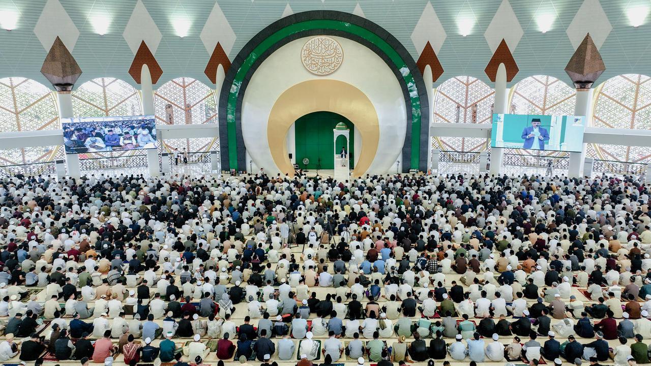 Gubernur Sulteng Anwar Hafid: Idul Fitri Momentum Mempererat Persatuan Masyarakat