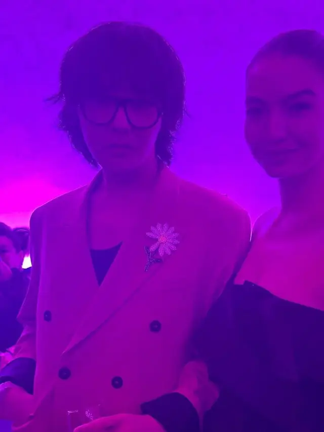 Circlenya Berkelas, 6 Gaya Raline Shah Pamer Foto Bareng G-Dragon, PSY, hingga Rain di Seoul