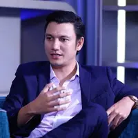 Membintangi film horor berjudul Sabrina, Christian Sugiono mengaku ketagihan dan tertarik untuk kembali membintangi film horor selanjutnya. Meski begitu, namun ternyata suami Titi Kamal ini tetap selektif. (Instagram/csugiono)