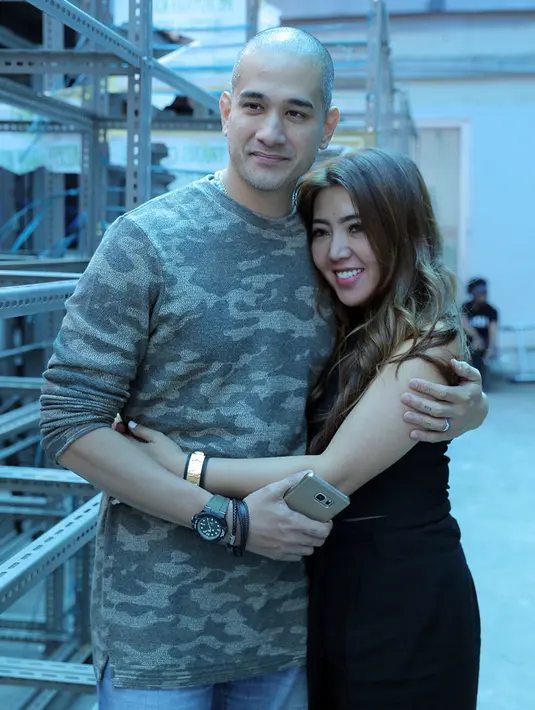 Ditemui di kawasan Tendean, Jakarta Selatan, beberapa waktu lalu, May Lee yang ditemani sang suami menuturkan jumlah anak yang diinginkannya. May Lee menyebutkan ingin punya anak kembar empat. (Deki Prayoga/Bintang.com)