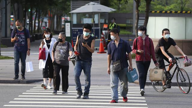 FOTO: Taiwan Berlakukan Pembatasan Perangi Pandemi COVID-19