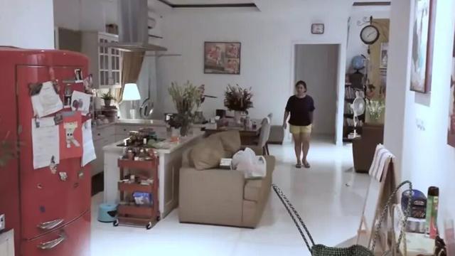 Dapur dengan Kulkas Klasik Merah, Jadi Statement Estetik