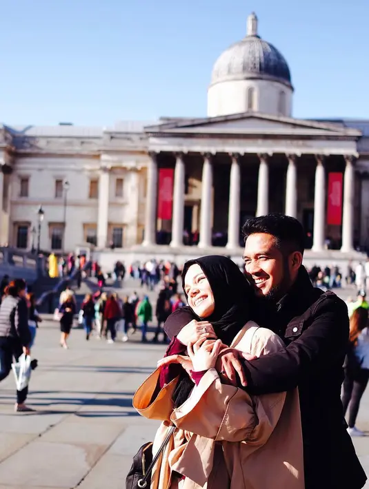 Bulan Ramadan tinggal menghitung hari. Bulan penuh berkah bagi umat muslim itu menjadi momen memupuk iman. Disamping itu juga dijadikan sebagai ajang kumpul bersama keluarga. (Instagram/dewisandra)