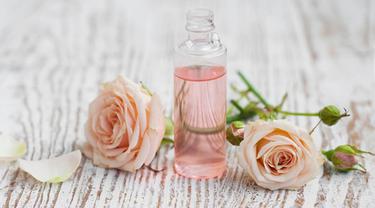 Membuat Masker Wajah Dengan Air Mawar Perhatikan Hal Ini Beauty Fimela Com