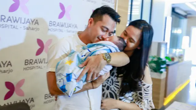 [Fimela] Eza Gionino dan Meiza Aulia