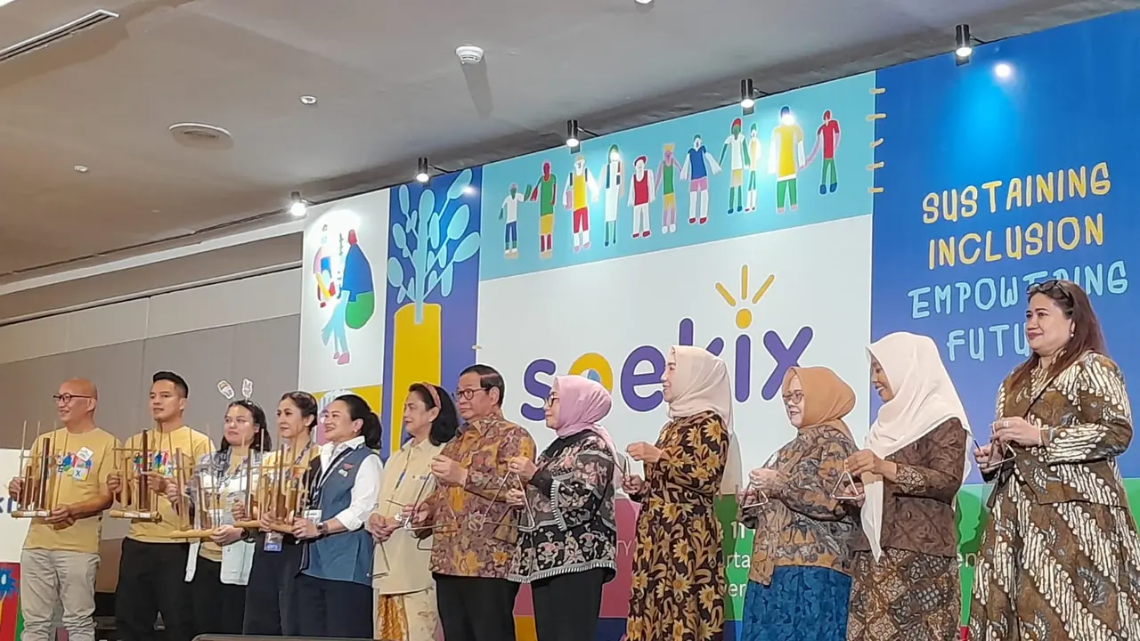 Gubernur DKI Jakarta, Pramono Anung (tengah) buka kesempatan bagi anak berkebutuhan khusus raih beasiswa LPDP Jakarta. Hal itu disampaikan dalam pembukaan SPEKIX (Neurodiversity Expo) 2026 di JICC Senayan Jakarta pada Sabtu (10/10/2026).