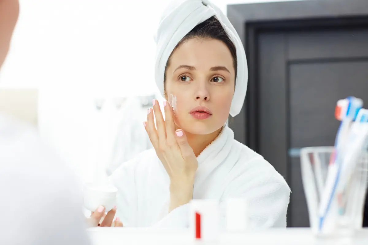 Mengupas Kekuatan Retinol untuk Atasi Kerutan dan Garis-garis Halus, Ketahui Cara Tepat Memakainya!