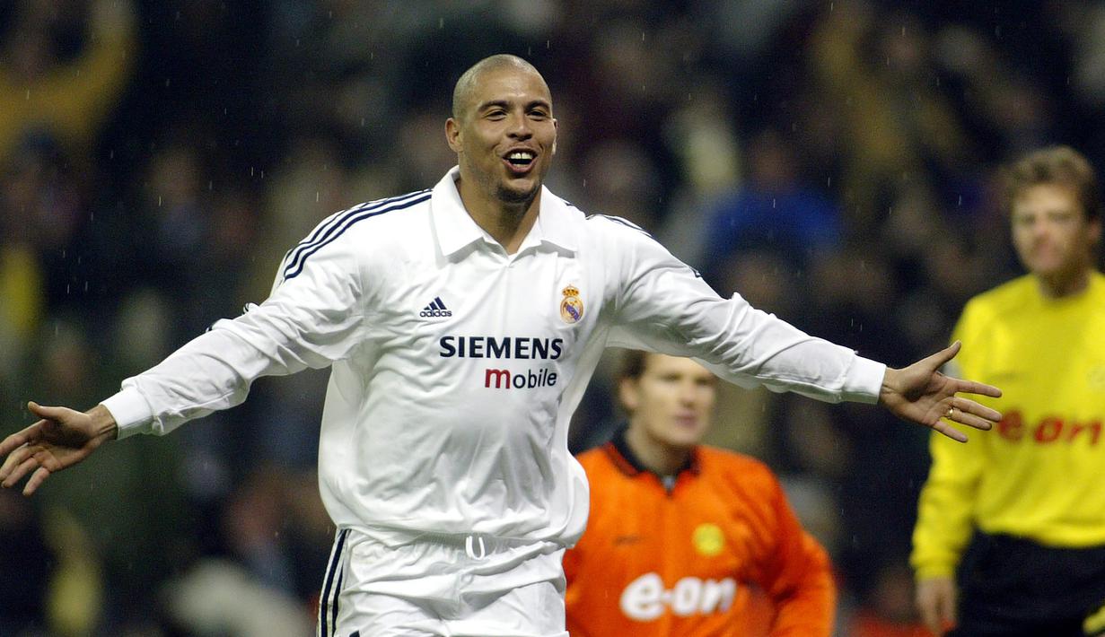 2. Ronaldo Luis - Ronaldo hanya menghabiskan satu musim saat bersama Barcelona pada 1996-1997. Pemain asal Brasil kemudian pindah ke Inter Milan dan pada tahun 2002 bergabung dengan Real Madrid selama lima musim. (AFP/Javier Soriano)
