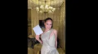 Cinta Laura Bangga dan Terharu Dapat Undangan Resmi untuk Hadir di Red Carpet Cannes Film Festival 2023: Lets Rock This Event!. (instagram.com/claurakiehl)