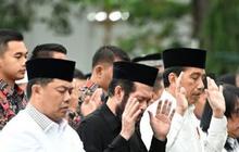 Jadi Garda Terdepan Lindungi Presiden, Ternyata Begini Cara Paspampres saat Shalat Berjamaah