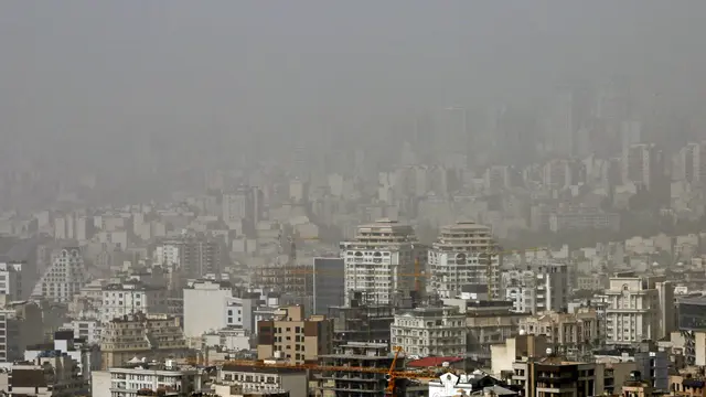 Iran Diterjang Badai Pasir-AFP 6