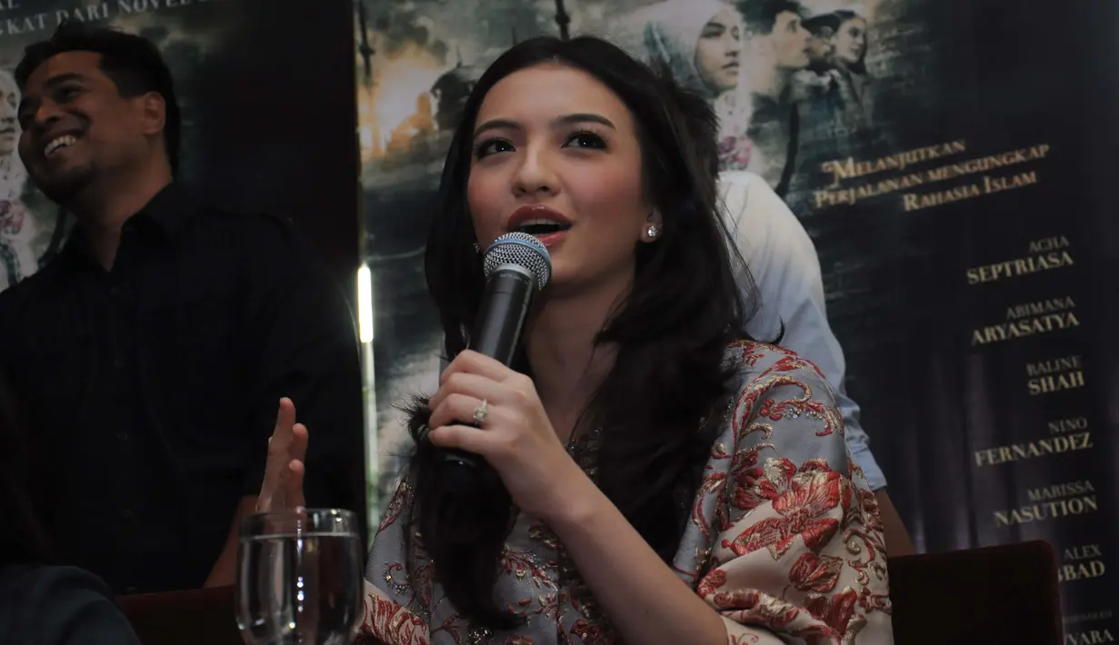 Namun justru di sinilah tantangannya. Finalis Putri Indonesia 2008 ini mengaku jadi bisa lebih mengeksplorasi kemampuan aktingnya (Liputan6.com/Rini Suhartini).