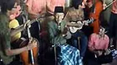 Simpati untuk Gesang Martohartono terus berdatangan menyusul menurunnya kondisi kesehatan pencipta lagu Bengawan Solo itu. Siang ini, sejumlah siswa SMA membesuk Gesang di rumahnya di Solo, Jateng, dengan membawakan lagu-lagu keroncong ciptaan Gesang.