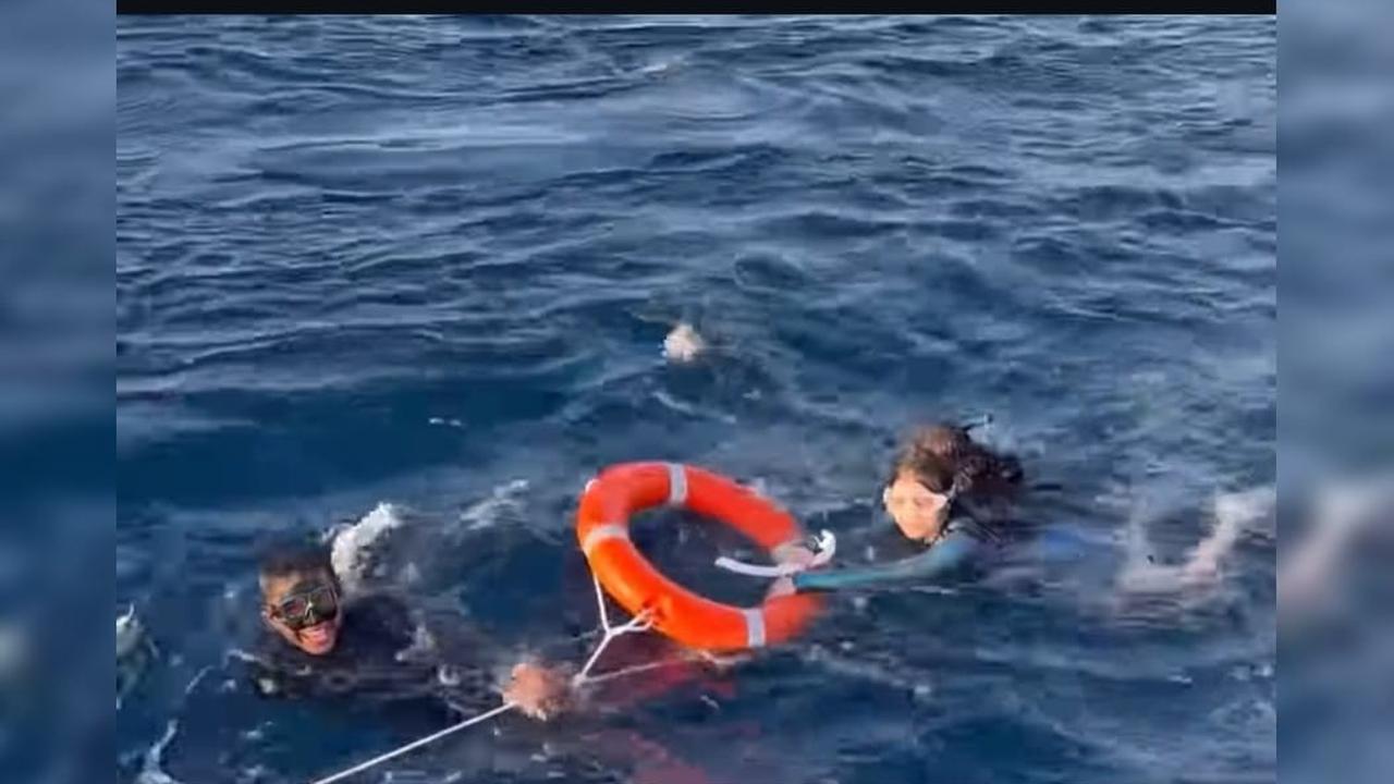 Momen Prilly Latuconsina saat Free Diving di Alor