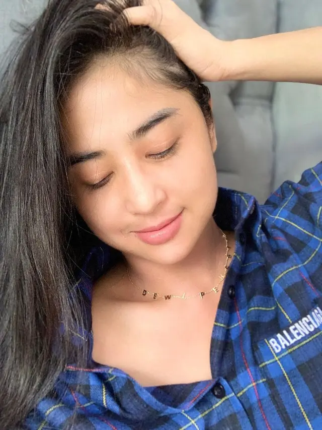Dewi Perssik. (Foto: Instagram @dewiperssikreal)