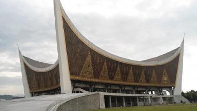 Cerita Hajar Aswad di Masjid Raya Sumbar