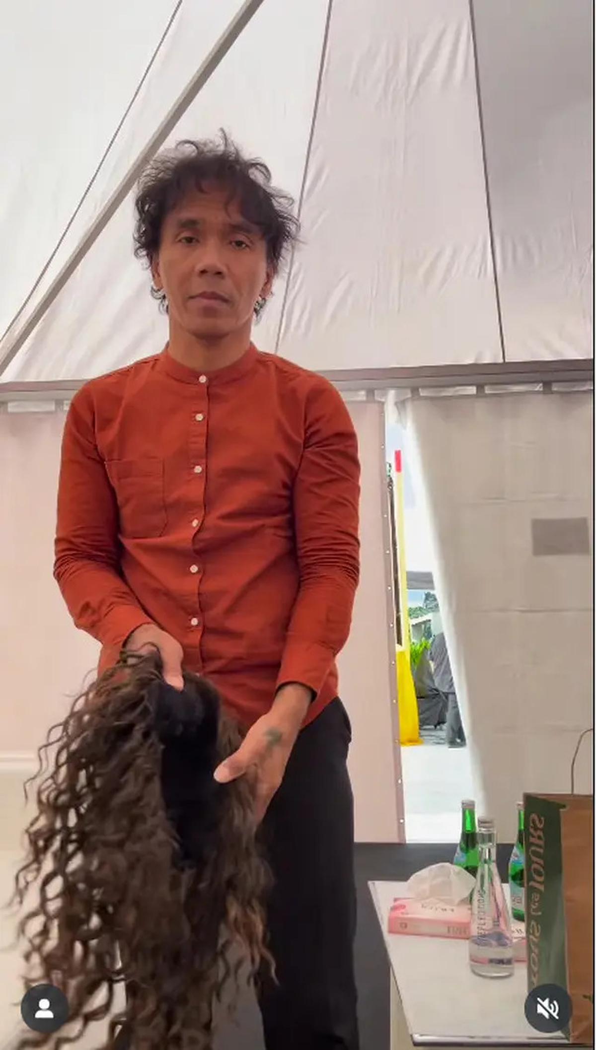 6 Potret Kaka Slank Pakai Wig Bikin Pangling, Penampilan Seperti di Awal Karier