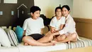 Dua anak Bunga Zainal yang sudah beranjak remaja ini bernama Karan Pradhi Singh dan Harrneel Pradhi Singh. (Instagram/bungazainal05)