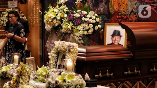 Keluarga Hadiri Persemayaman Jenazah Ciputra