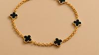 Inspirasi Model Gelang Emas Bunga Hitam (created by AI)