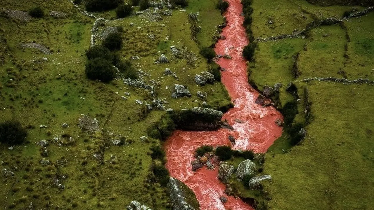 Sungai Merah Peru