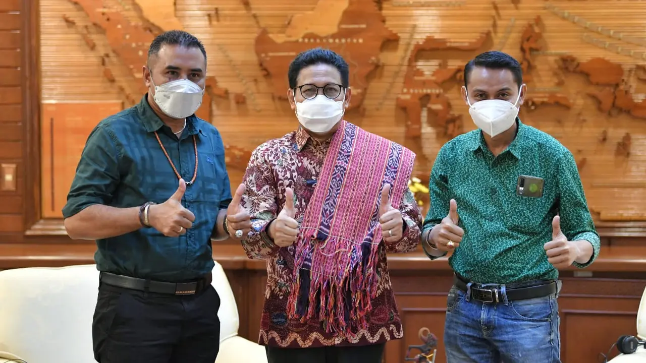 Gus Menteri dan Wabub Malaka Bahas Pengentasan Kemiskinan Berbasis SDGs Desa