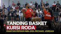 Berita video momen mantan pemain NBA era Michael Jordan, Stephen Howard, bertanding bola basket kursi roda di Jakarta Utara, Minggu (6/8/2023).