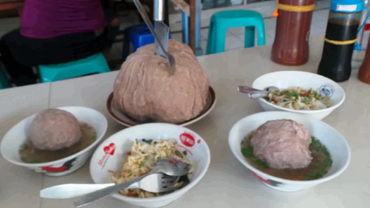 Bakso Astaghfirullah Bandung Bikin Kaget Pembeli dari Timor Leste