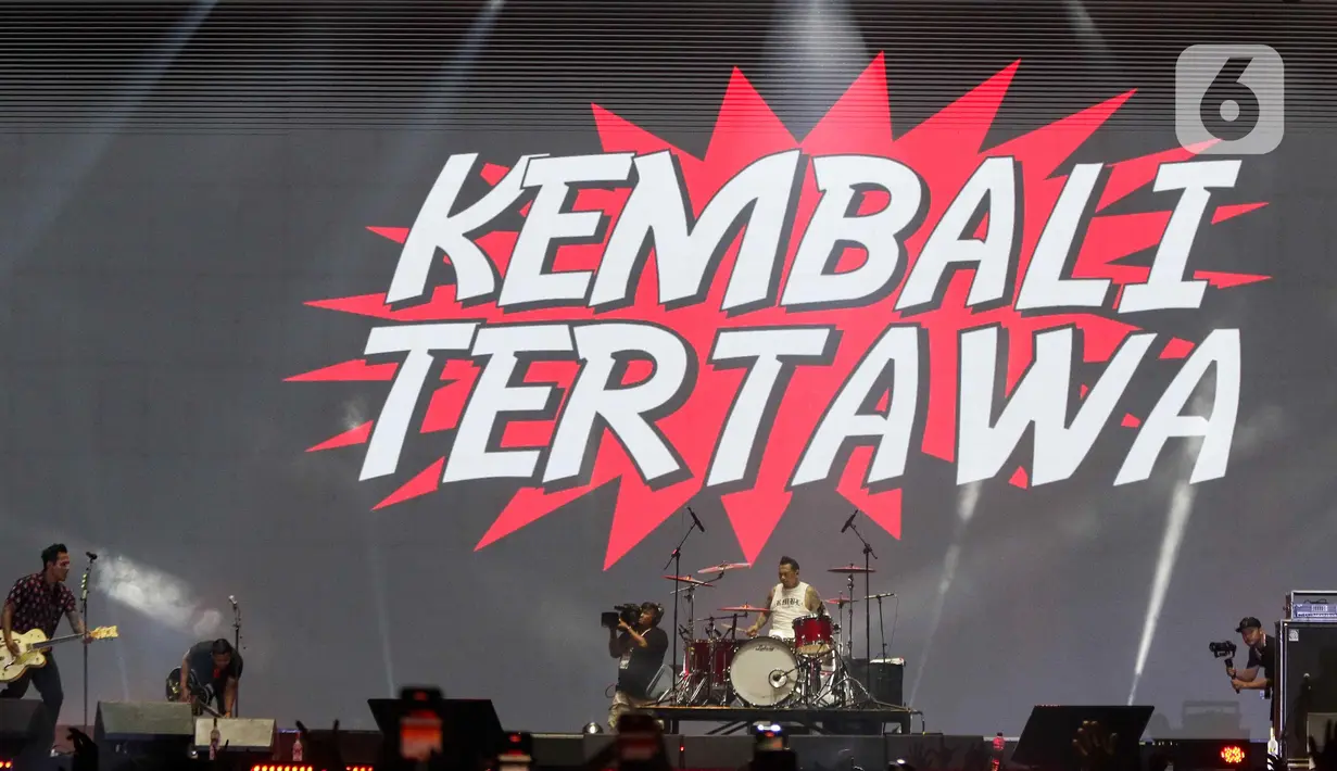 Penyelenggara Synchronize Fest kembali berkolaborasi dengan Transjakarta dalam penyediaan armada angkutan umum gratis pulang-pergi selama festival. (Liputan6.com/Herman Zakharia)