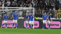 Pemain Timnas Italia bereaksi dalam pertandingan leg kedua perempat final UEFA Nations League melawan Jerman di Signal Iduna Park, Dortmund, Senin dini hari WIB (24-3-2025). (Bola.com/figc.it)