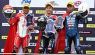 Rheza Danica Ahrens (paling kiri) saat naik podium pada Race 2 AP250 ajang ARRC Sepang 2026. (PT Astra Honda Motor)
