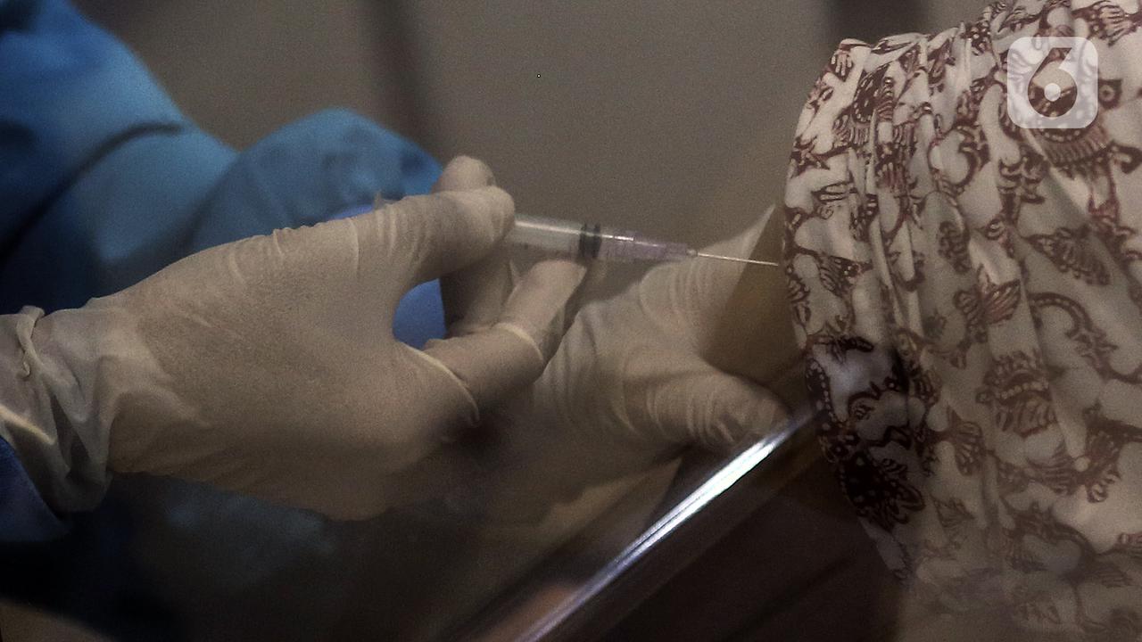 FOTO: Program Vaksinasi Booster COVID-19 Sasar Kelompok Rentan