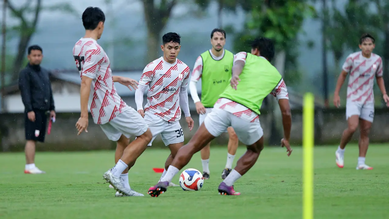 Persis Solo