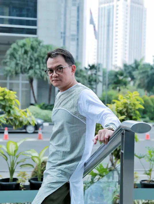 Mini album berjudul Shalat, itu berisi 5 buah lagu yaitu Shalat, Istighfar, Shalawat Badar, Doa, dan Raihlah Kemenangan. (Adrian Putra/Bintang.com)