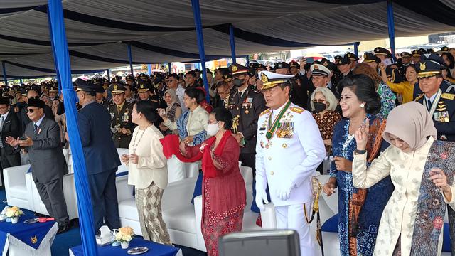 HUT ke-77 TNI Angkatan Udara dirayakan dengan meriah di landasan udara TNI AU, Halim Perdanakusuma, Jakarta Timur.
