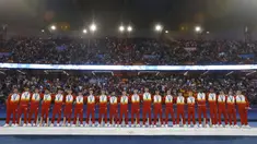 Spanyol berhasil merebut medali emas sepak bola Olimpiade 2024 usai kalahkan tuan rumah Prancis 5-3 lewat perpanjangan waktu pada laga final yang berlangsung di stadion Parc des Princes, Jumat (9/8/2024). (AP Photo/Aurelien Morissard)