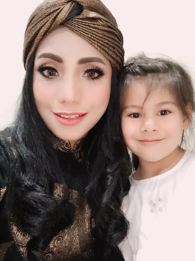 6 Momen Kebersamaan Siti KDI dan Elif Kayla