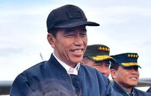 Momen Jokowi Hadiri Nikahan Anak Penjaga Rusa Istana, Masuk Gang Sempit Paspampres Sampai Bawa Senter