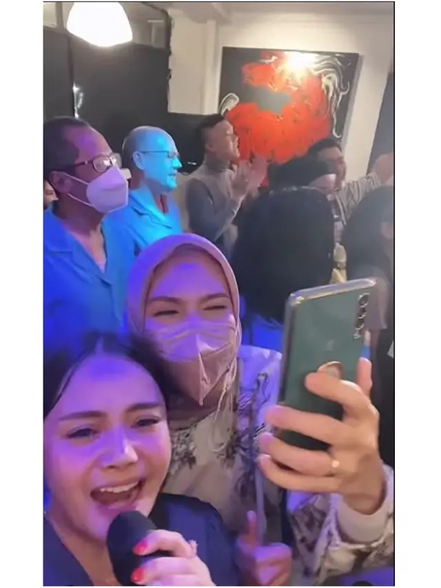 7 Momen Keseruan Reuni Akbar AFI, Meriah Nostalgia Lagu 'Menuju Puncak'